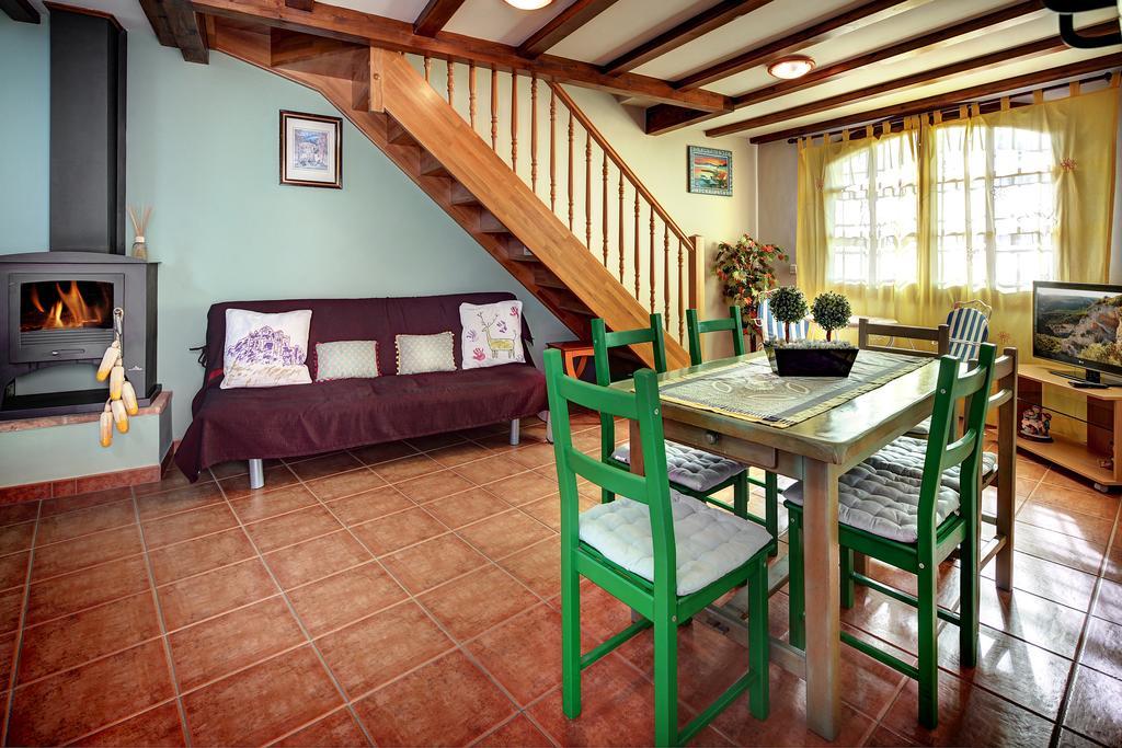 Apartamentos Bellavista Alquézar Szoba fotó